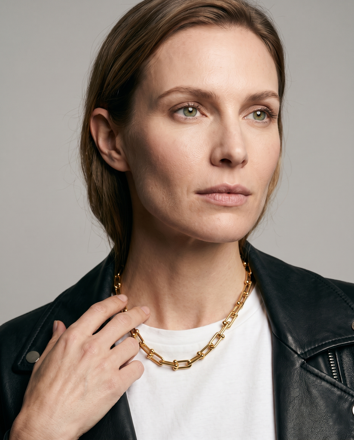 Vera Paperclip Necklace in silver finish worn by a model - ARWELY studio portrait