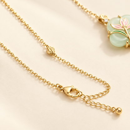 Fine gold cable chain, leaf accent and clasp